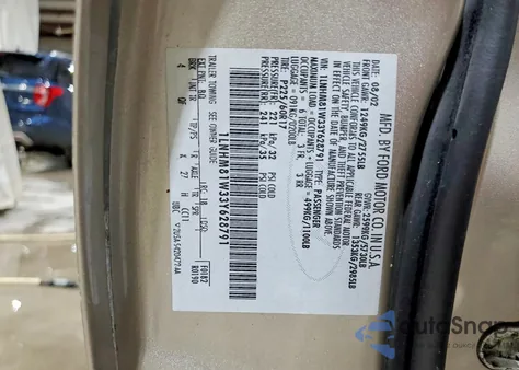 2003 Lincoln Town Car Executive from USA, damaged, VIN 1LNHM81W33Y628791